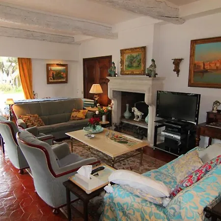 Charming Villa With Pool 300 M From The Pinede And The Sea In Juan-Les-Pin *
