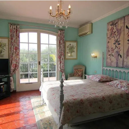 Charming Villa With Pool 300 M From The Pinede And The Sea In Juan-Les-Pin Будинок відпочинку Антіб