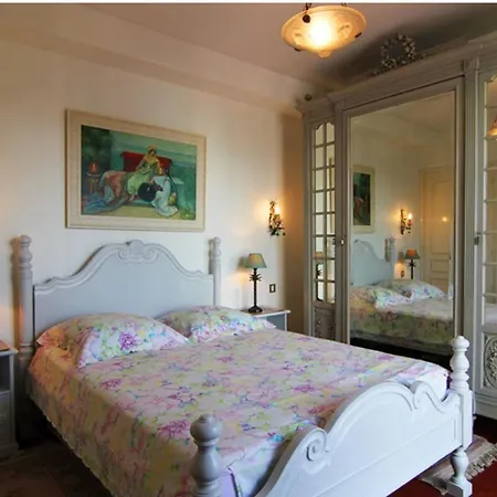 Charming Villa With Pool 300 M From The Pinede And The Sea In Juan-Les-Pin