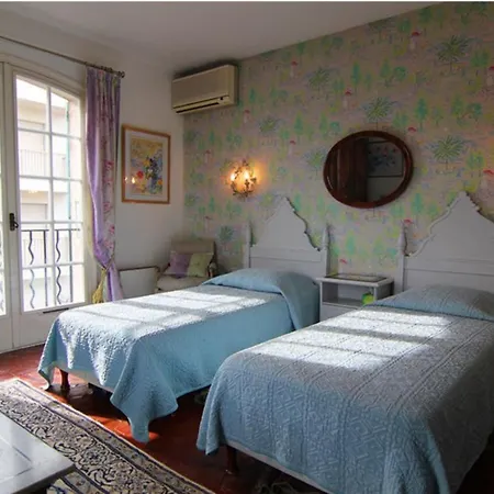 Charming Villa With Pool 300 M From The Pinede And The Sea In Juan-Les-Pin *